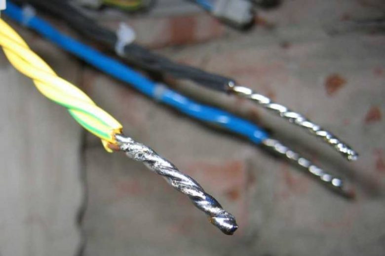 
Как заизолировать электрические провода так, чтобы получить герметичное соединение                