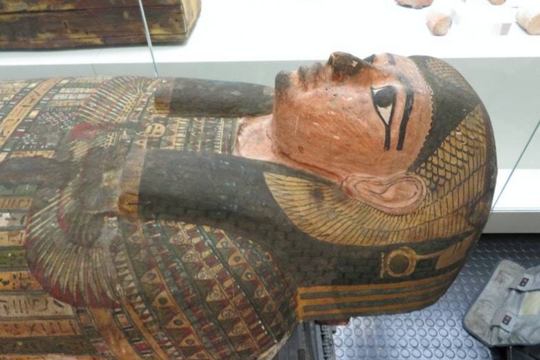 
Раскрыть подробности жестокого убийства прекрасной молодой египтянки, произошедшего 2600 лет назад                