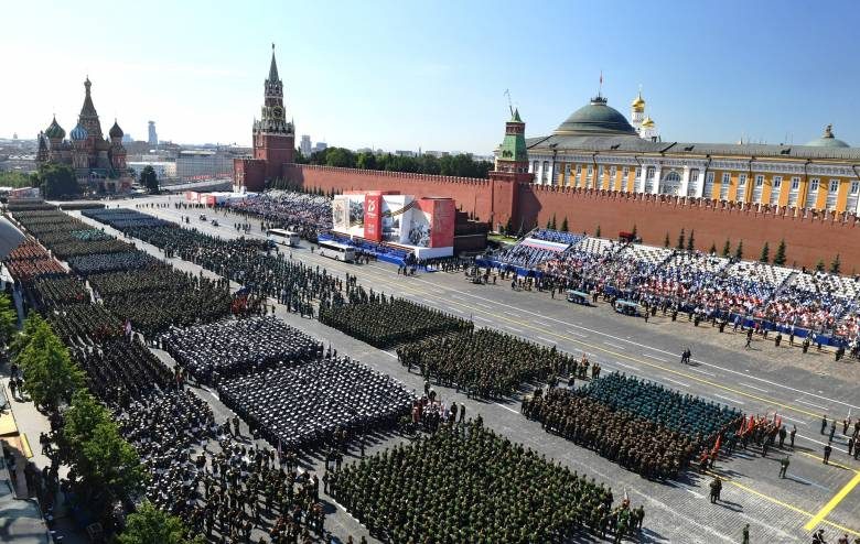 
Расписание репетиций парада Победы 2021 в Москве, дата проведения и какие улицы перекроют                