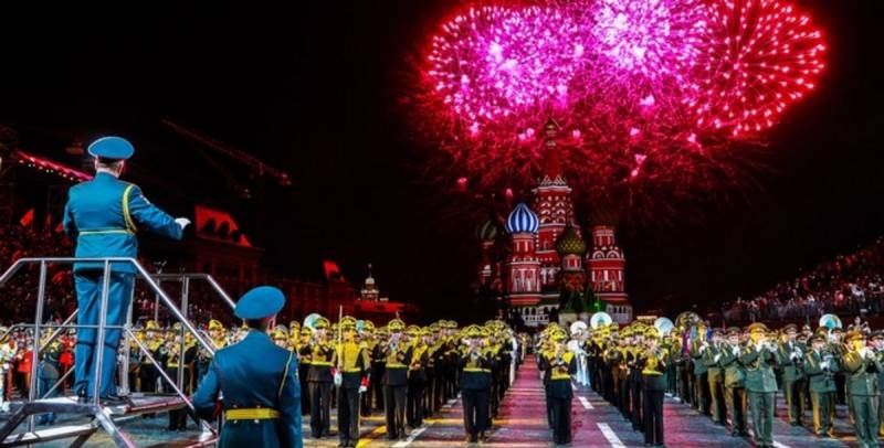 
Сколько дней россияне будут отдыхать на майские праздники в 2021 году                