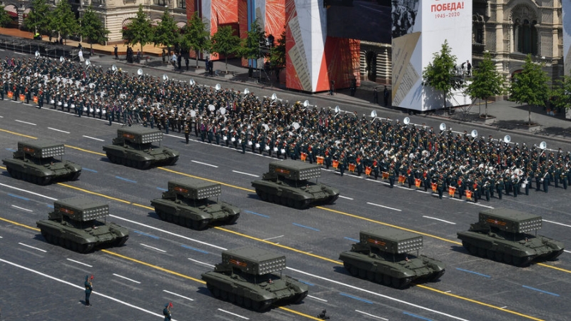 
Генеральную репетицию военного парада в Москве 7 мая будут транслировать по ТВ                