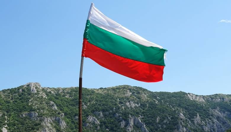 
Как туристам из России попасть в Болгарию при закрытых границах в 2021 году                