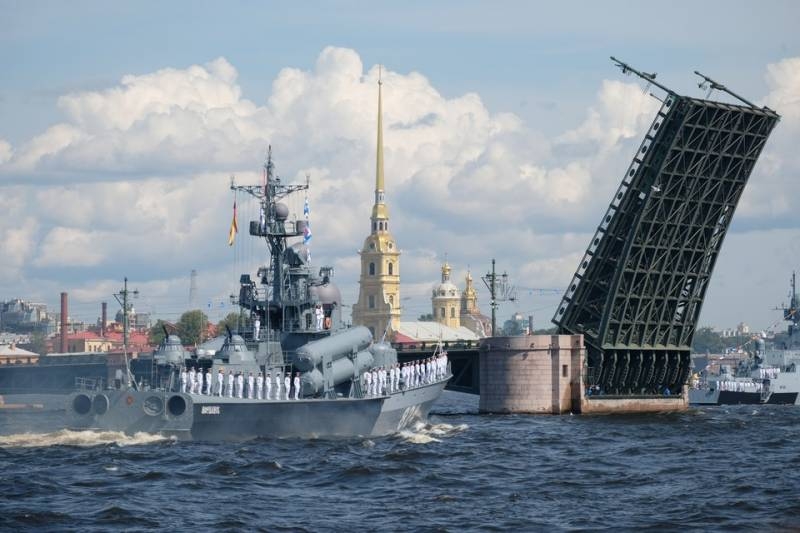 
Парад кораблей в Санкт-Петербурге 9 мая 2021 года пройдет без ограничений по коронавирусу                