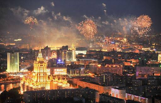 
Будет ли салют 12 июня 2021 года в Москве на День России                