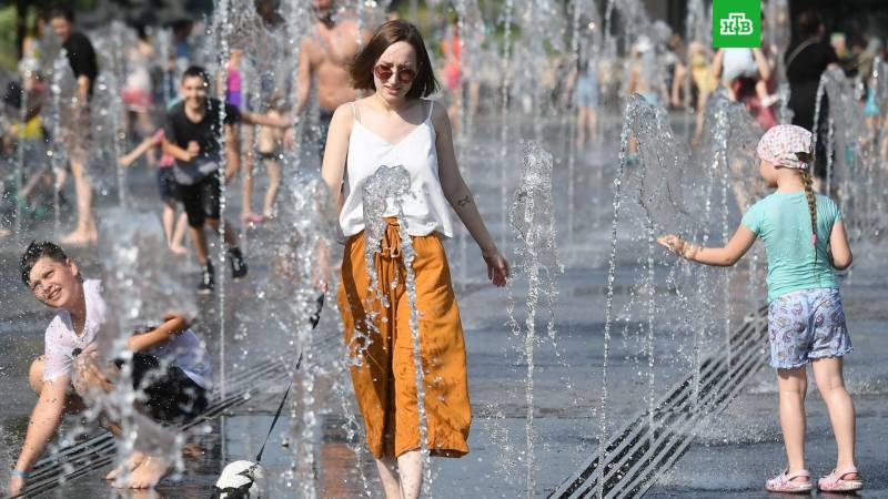 
Экстремальная жара покидает Москву, синоптики дали прогноз на последние дни июня 2021 года                