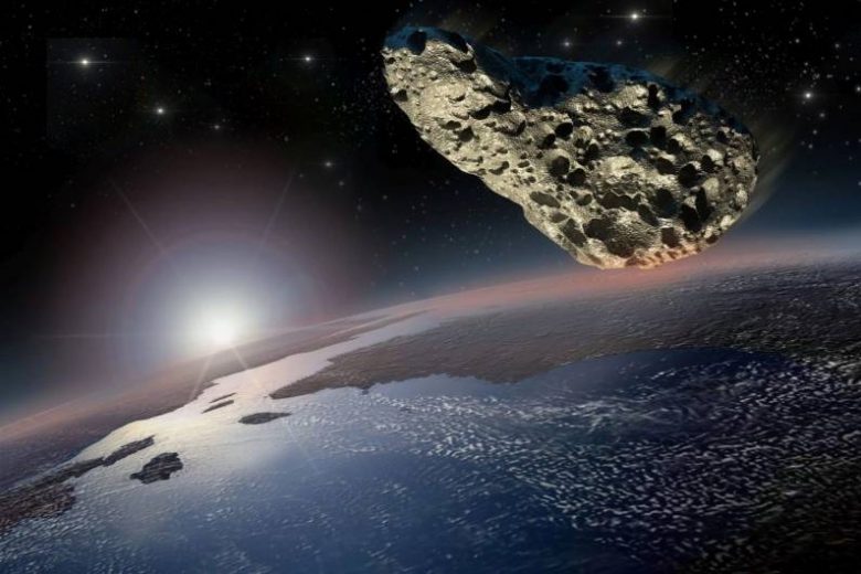 
К Земле летит астероид размером с два футбольных поля                
