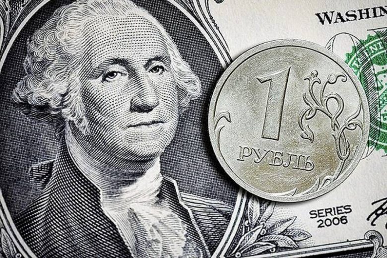 
Куда прятать сбережения: что делать россиянам с долларами после решения ФНБ                