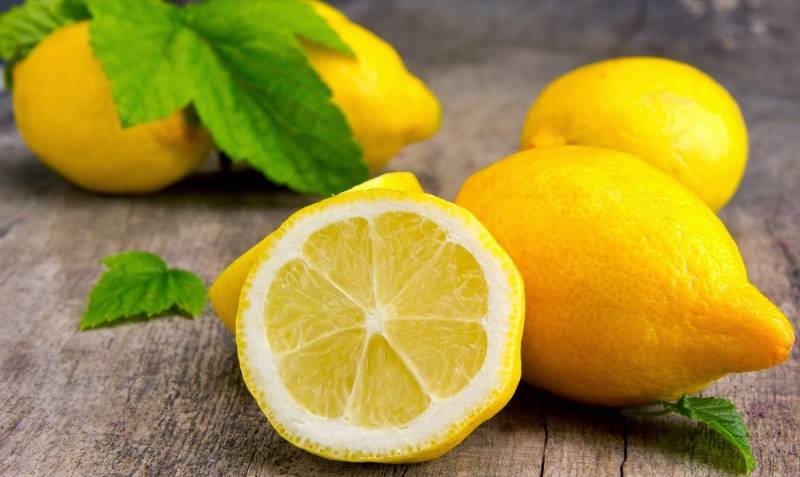
Летний деликатес: нежный шашлык в необычном лимонно-мятном маринаде                