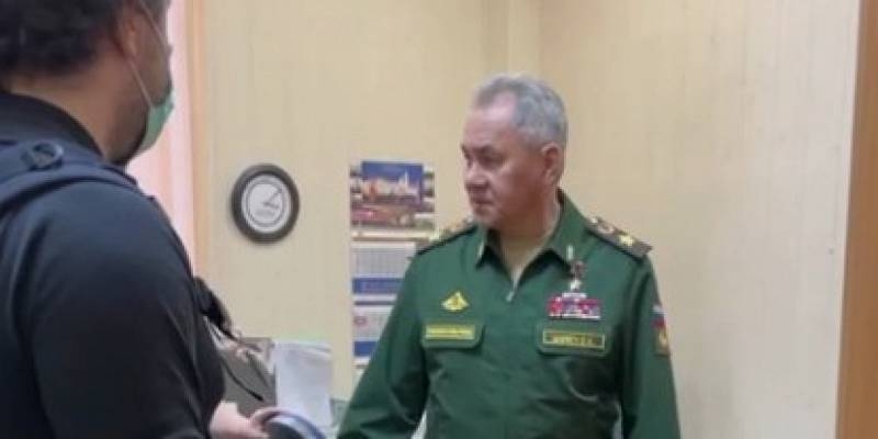 
Министр обороны РФ Сергей Шойгу отчитал сотрудников военкомата на неожиданной проверке                