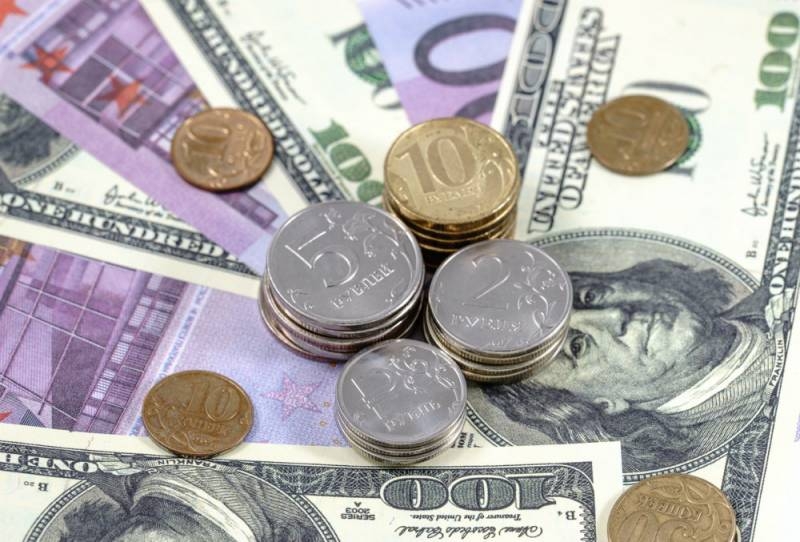 
Россия в течение месяца полностью откажется от американского доллара, — министр финансов РФ Антон Силуанов                