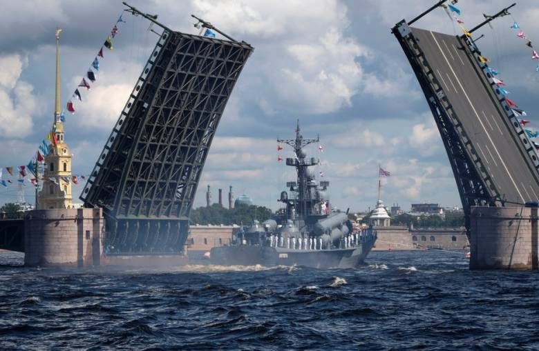 
День ВМФ в Санкт-Петербурге, какие будут ограничения во время парада                